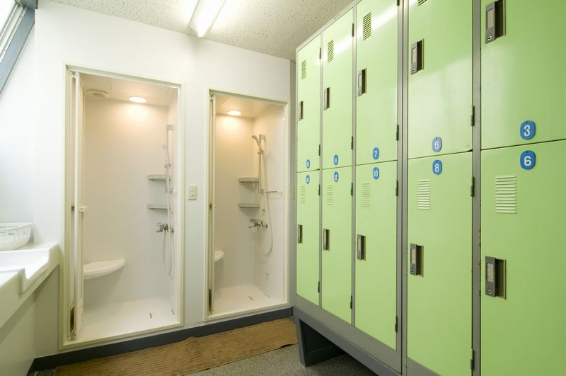 ロッカー&シャワー