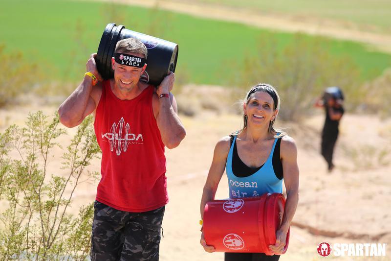 spartan-race-bucket-carry-amy-and-wade